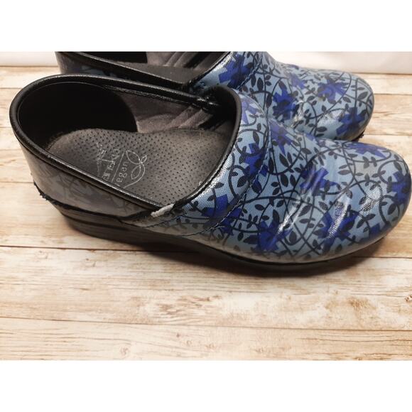 Dansko Women's Vegan Blue Floral Clogs Size 7.5/38 - Some Flaws See Pics - Picture 10 of 16
